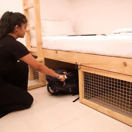 מומביי Nap Manor Hostels מראה חיצוני תמונה
