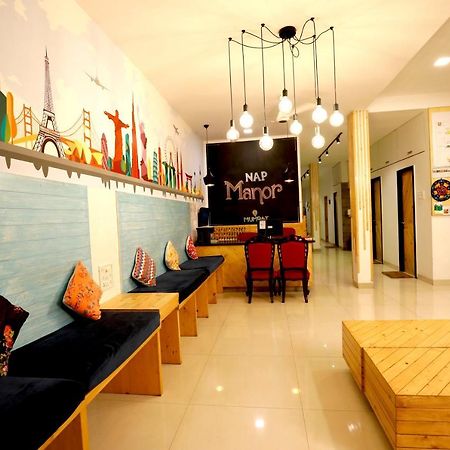 מומביי Nap Manor Hostels מראה חיצוני תמונה