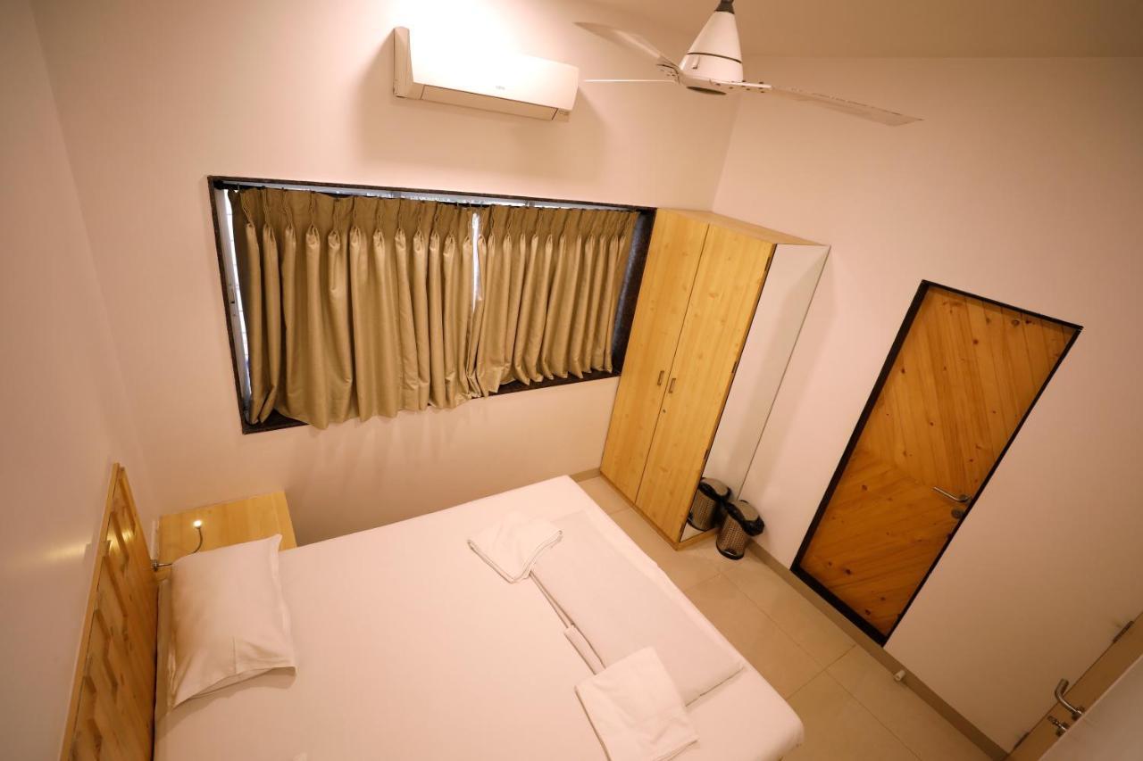 מומביי Nap Manor Hostels מראה חיצוני תמונה
