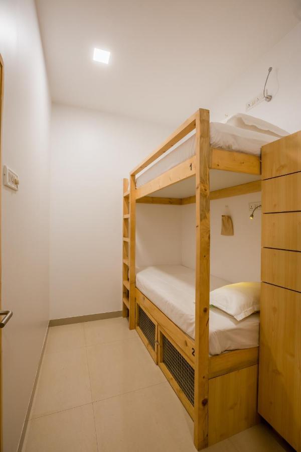 מומביי Nap Manor Hostels מראה חיצוני תמונה