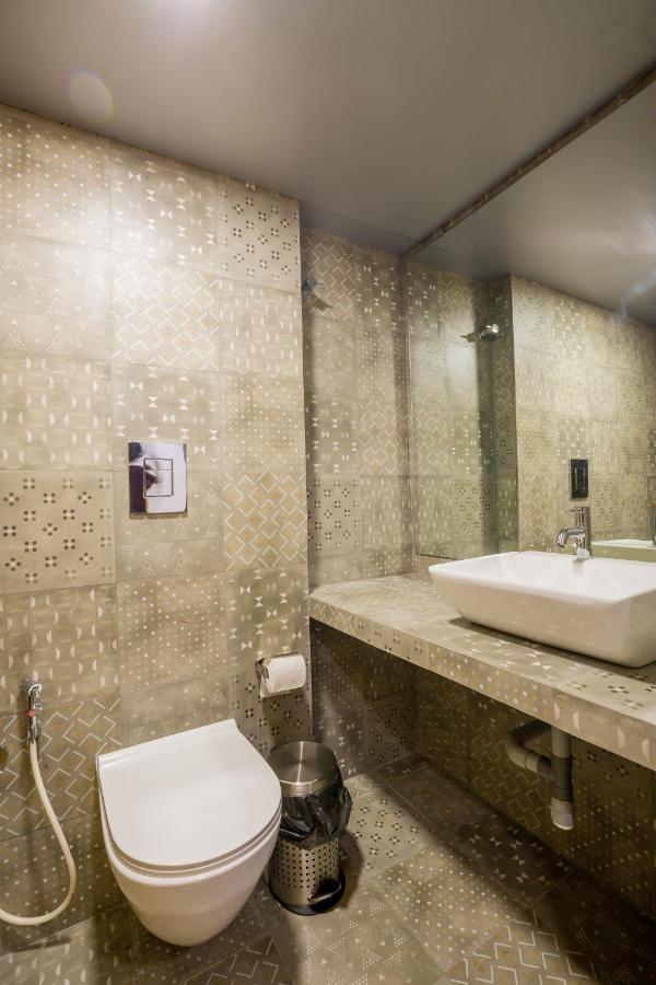 מומביי Nap Manor Hostels מראה חיצוני תמונה