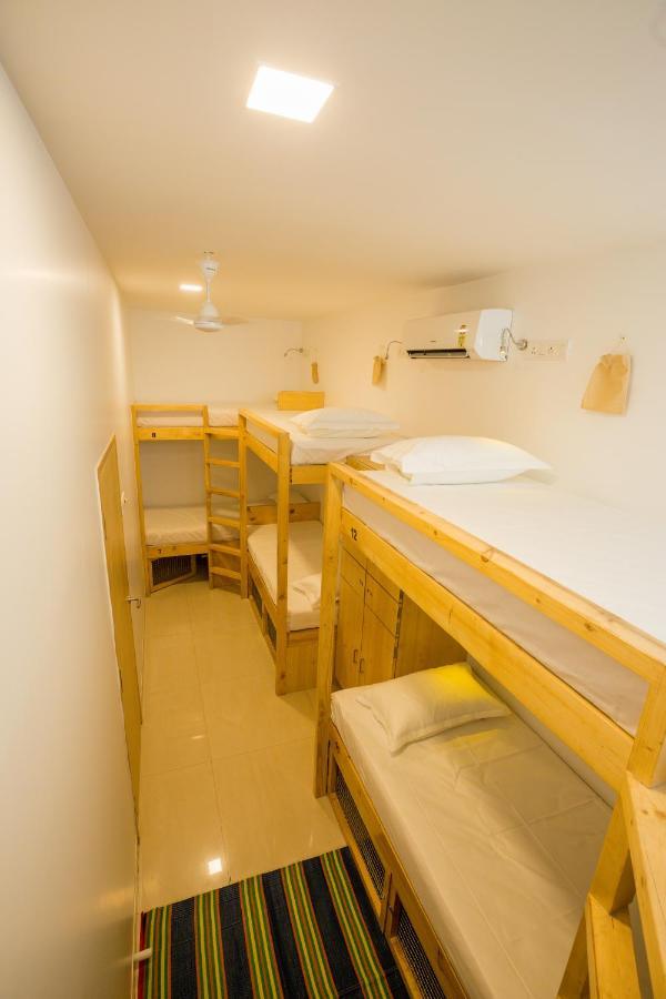 מומביי Nap Manor Hostels מראה חיצוני תמונה